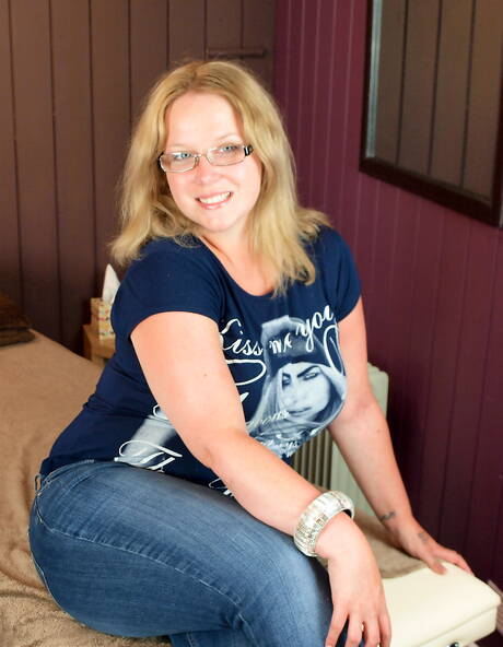 TAC Amateurs invite you to explore xxx pics with Sindy Bust in blowing dick sex scene