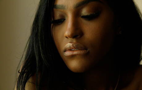 Zishy invite you to explore free photos featuring Kelsey Jones exhibit hot body