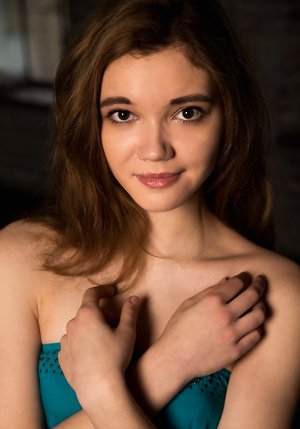 Met Art are proud to present you with xxx pictures featuring Carrie demonstrating perfect form